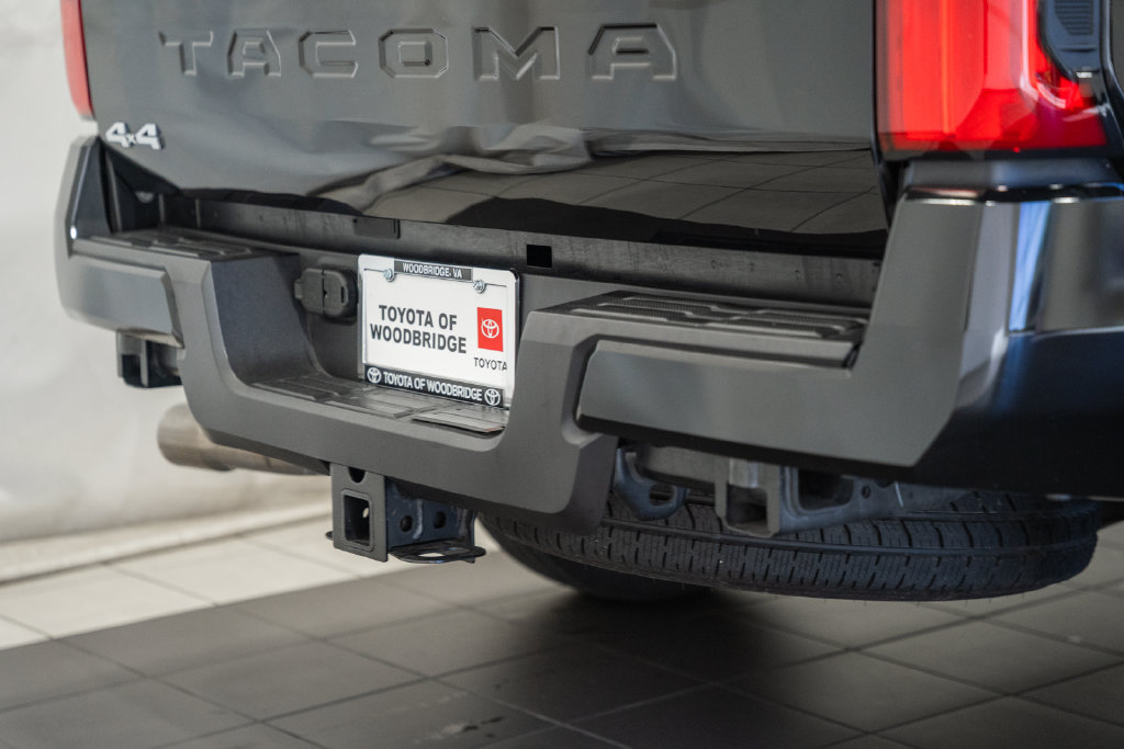 Certified 2025 Toyota Tacoma SR5 AWD/4WD image 7