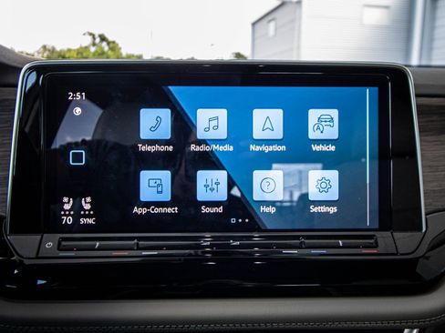 Used 2024 Volkswagen Atlas SEL Premium R-Line image 47