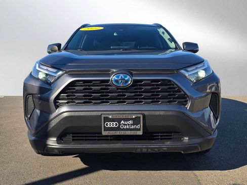 Used 2022 Toyota RAV4 XLE image 8