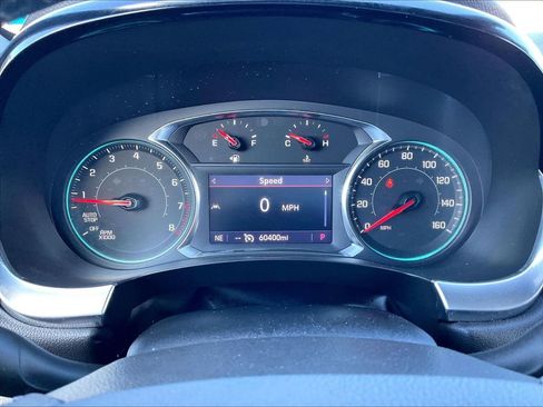 Used 2023 Chevrolet Traverse LT w/ Rear Camera Mirror Package image 24