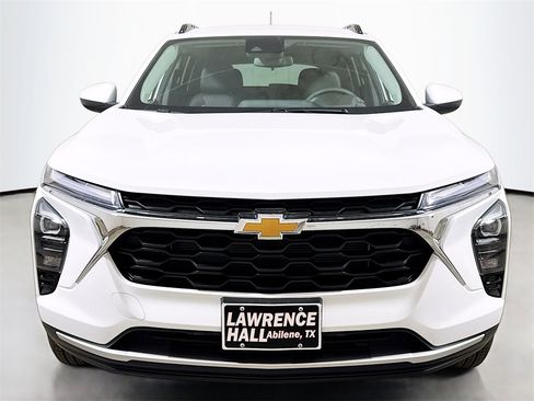 New 2026 Chevrolet Trax LT w/ Driver Confidence Package image 2