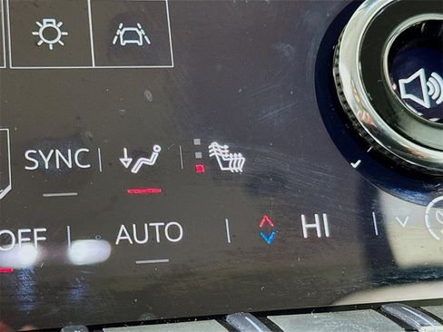 Certified 2025 GMC Acadia Denali w/ Super Cruise Package image 19