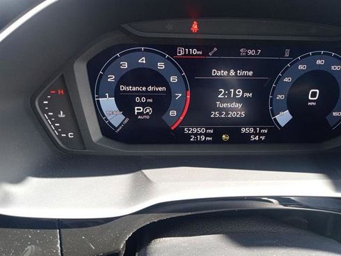 Used 2023 Audi Q3 2.0T Premium image 12