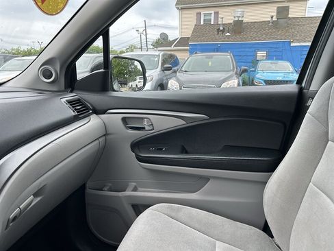 Used 2019 Honda Pilot LX image 12