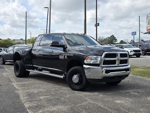 Used 2018 RAM 3500 SLT w/ Luxury Group image 2