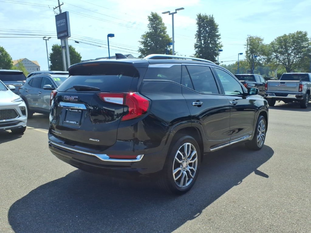 Used 2023 GMC Terrain Denali AWD/4WD image 4