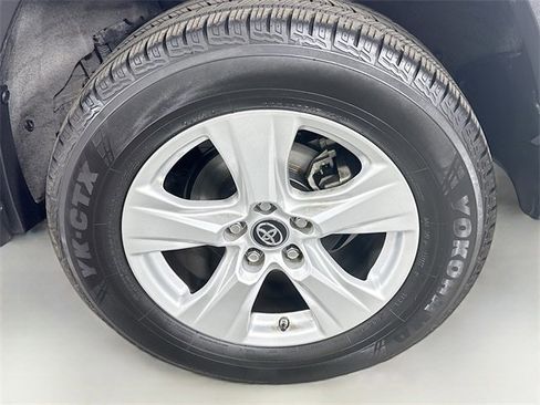 Used 2019 Toyota RAV4 XLE image 30