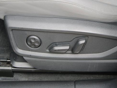 Used 2022 Audi SQ5 Premium Plus w/ Premium Plus Package image 10