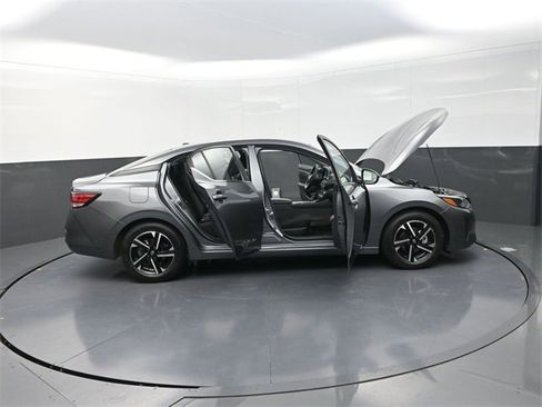 Used 2024 Nissan Sentra SV image 32