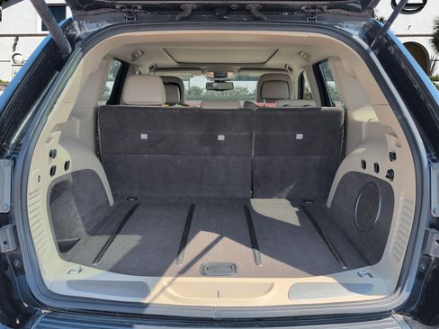 Used 2013 Jeep Grand Cherokee Overland w/ Advance Technology Group RWD image 27