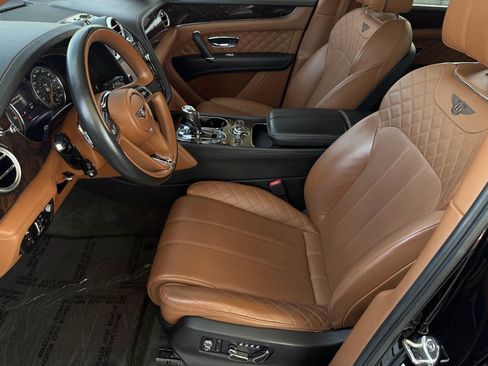 Used 2017 Bentley Bentayga AWD/4WD image 13