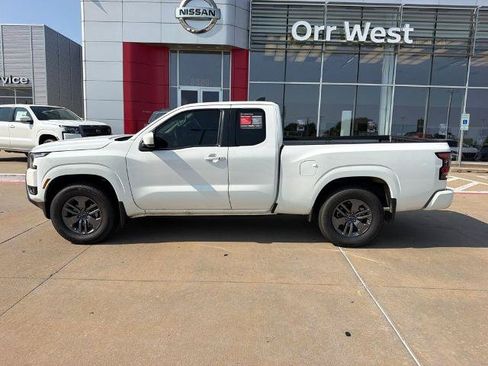 Certified 2025 Nissan Frontier SV w/ SV Convenience Package RWD image 2