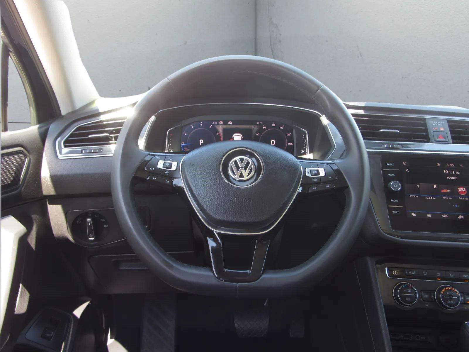 Used 2020 Volkswagen Tiguan SE R-Line FWD image 24
