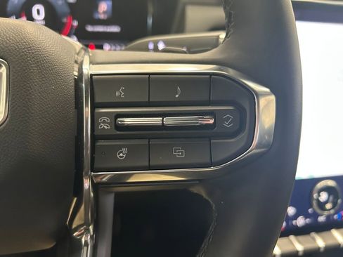 Used 2025 GMC Terrain Elevation image 18