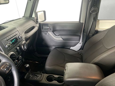 Used 2015 Jeep Wrangler Sport w/ Quick Order Package 24S image 19
