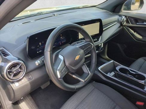 Used 2025 Chevrolet Equinox LT FWD image 10
