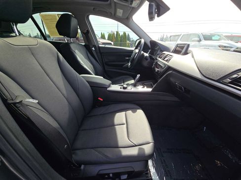 Used 2014 BMW 320i Sedan RWD image 11