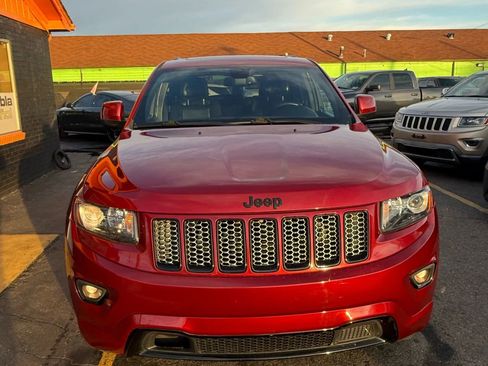 Used 2015 Jeep Grand Cherokee Altitude image 3