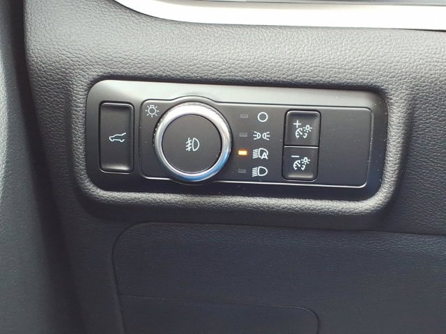 Used 2024 Ford Explorer XLT w/ Equipment Group 202A AWD/4WD image 20