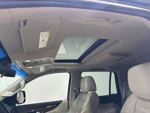 Used 2019 Cadillac Escalade Premium Luxury image 37