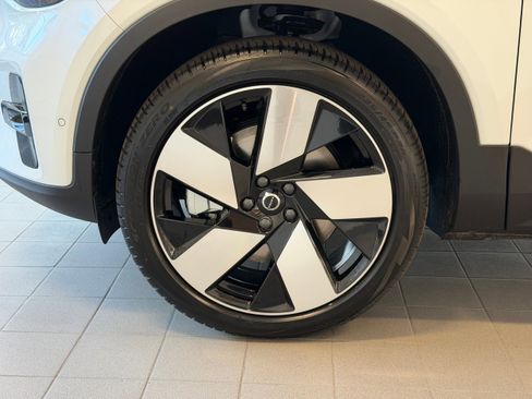 New 2026 Volvo EX40 Plus w/ Climate Package image 8