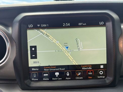 Used 2018 Jeep Wrangler Unlimited Sahara AWD/4WD image 31