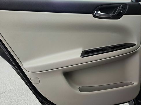 Used 2015 Chevrolet Impala LT w/ LT Sunroof Package FWD image 21