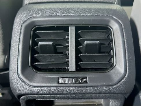 Used 2023 Volkswagen Taos SE image 24