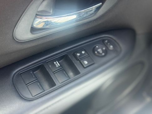 Used 2016 Honda HR-V LX image 21