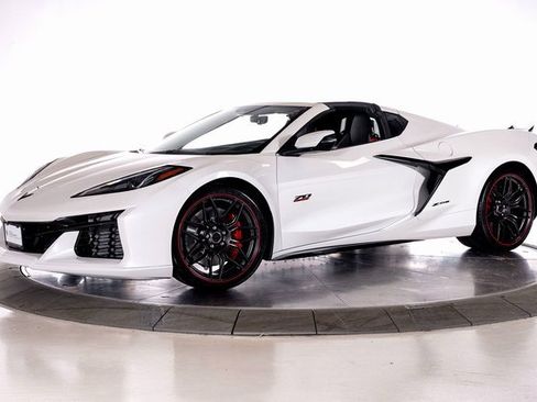 Used 2023 Chevrolet Corvette Z06 image 1