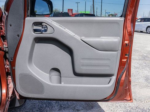 Used 2017 Nissan Frontier SV w/ SV Value Truck Package image 12