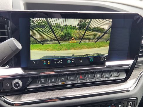 New 2026 Chevrolet Silverado 2500 ZR2 AWD/4WD image 17