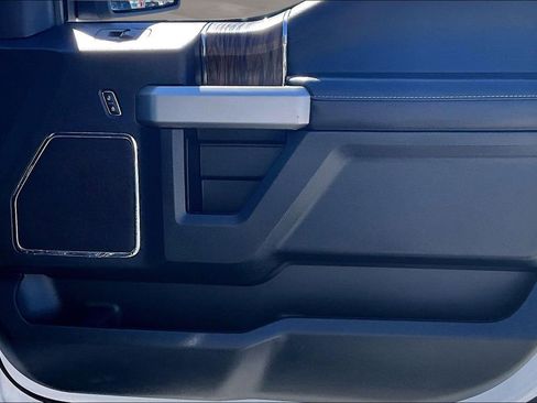 Used 2019 Ford F150 Lariat w/ Equipment Group 502A Luxury AWD/4WD image 27