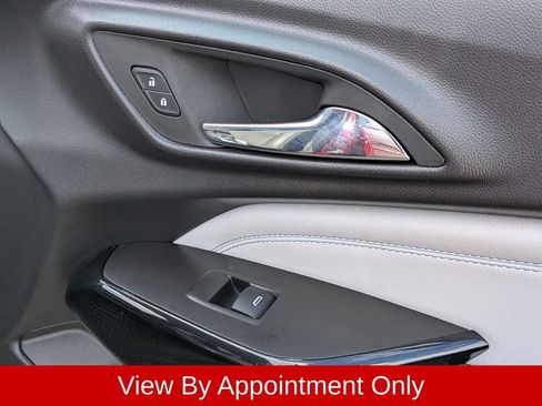 Used 2025 Chevrolet Trax LT w/ LT Convenience Package FWD image 32