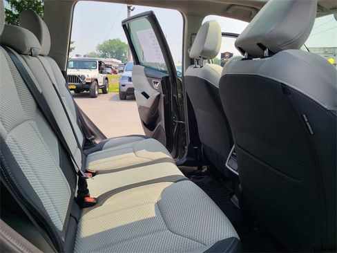 Used 2021 Subaru Forester Premium image 20