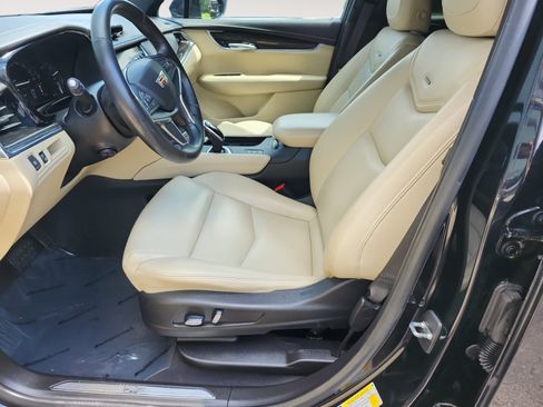 Used 2019 Cadillac XT5 AWD image 9