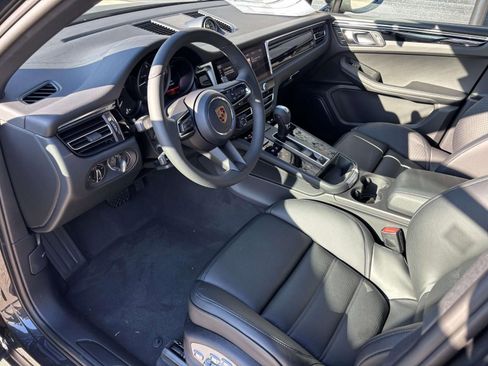Used 2026 Porsche Macan AWD/4WD image 17