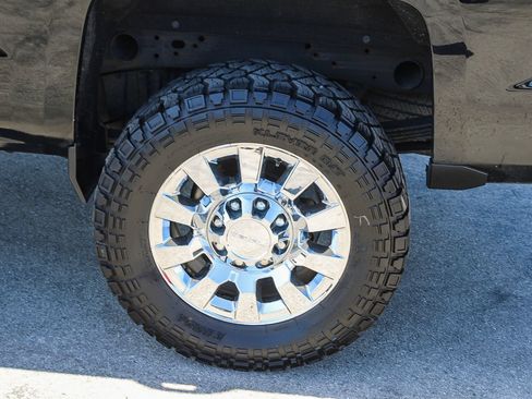Used 2018 Chevrolet Silverado 2500 High Country w/ Duramax Plus Package AWD/4WD image 6