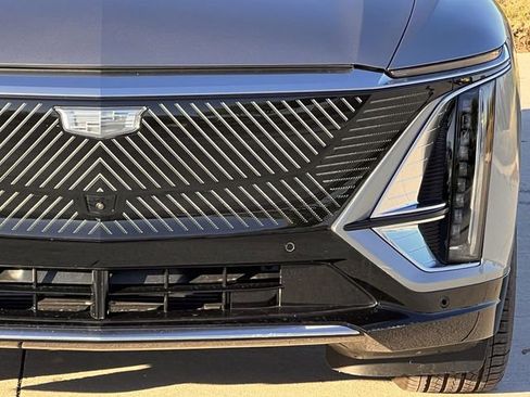 New 2026 Cadillac Lyriq Luxury image 8