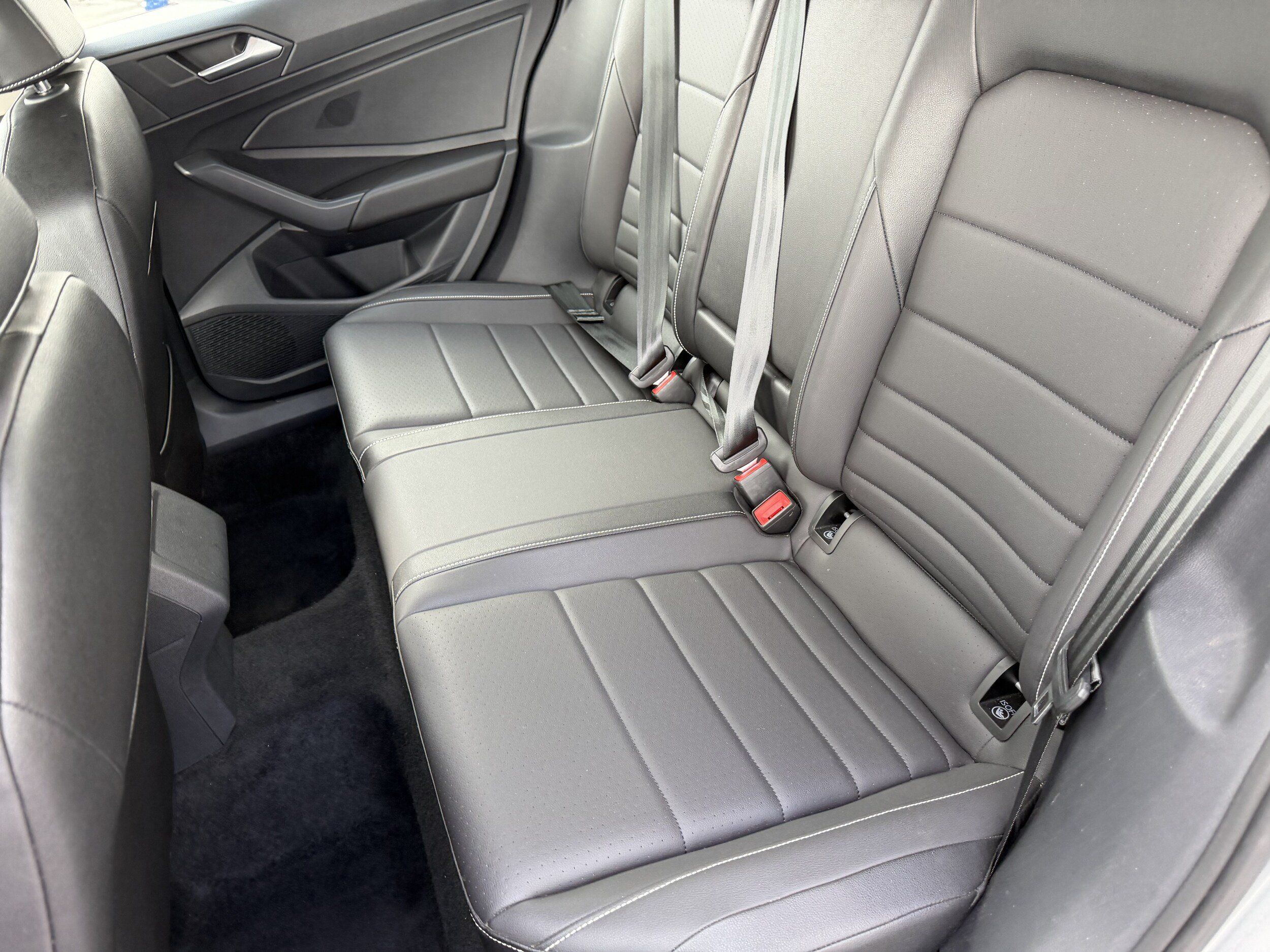 Used 2024 Volkswagen Jetta SE FWD image 26