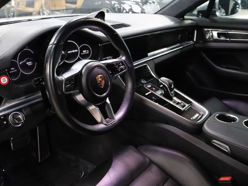 Used 2017 Porsche Panamera Turbo image 10
