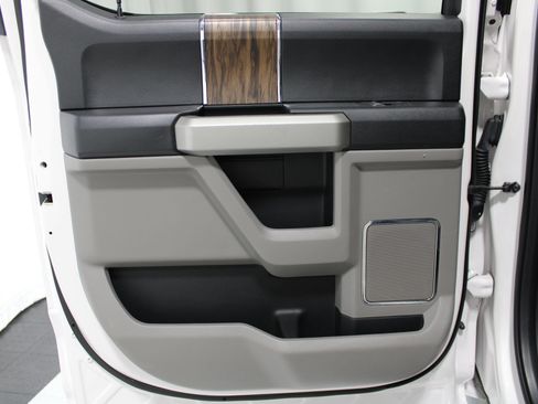 Used 2018 Ford F150 Lariat w/ Equipment Group 502A Luxury AWD/4WD image 15