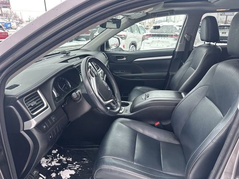 Used 2018 Toyota Highlander XLE image 9