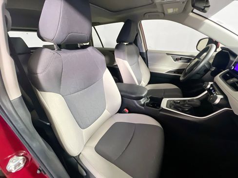 Used 2023 Toyota RAV4 XLE image 31