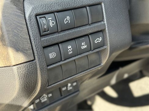 Used 2024 Toyota Tacoma Limited image 19