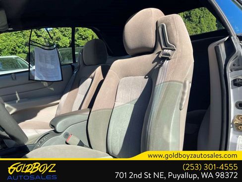 Used 2005 Chrysler Sebring Convertible FWD image 32