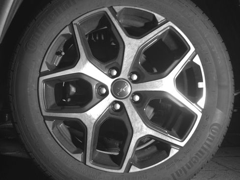 Used 2025 Jeep Compass Limited image 14