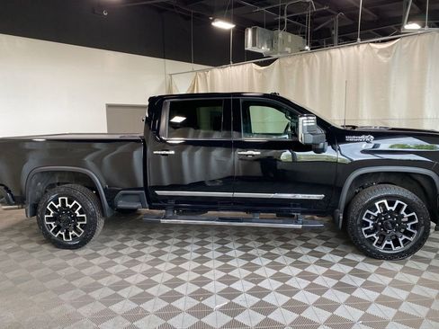 Used 2024 Chevrolet Silverado 2500 High Country w/ Z71 Off-Road Package AWD/4WD image 15