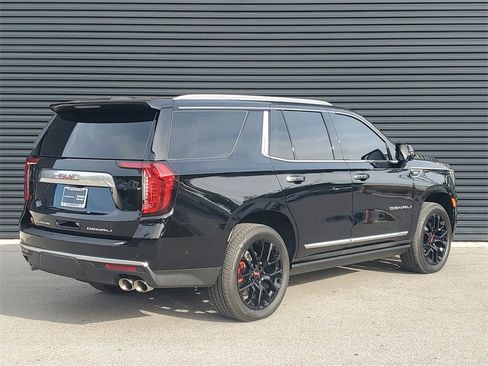 Used 2024 GMC Yukon Denali w/ Denali Reserve Package image 7