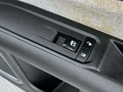 Used 2025 Jeep Compass Latitude AWD/4WD image 28